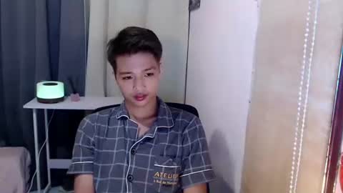 Snapshot of urtwinkjinwoo chatting on November 6, 6:53 pm JC online show from November 6, 6:53 pm