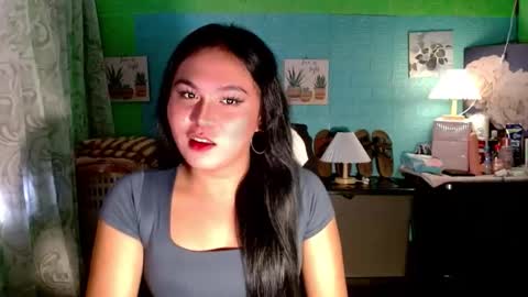 Snapshot of urunexpensivecamilla chatting on November 30, 4:05 am YOURGIRLCAMILLA online show from November 30, 4:05 am