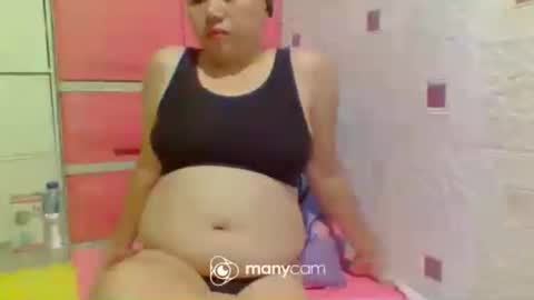Snapshot of urwildest_dreams69 chatting on June 17, 8:28 am ella online show from June 17, 8:28 am