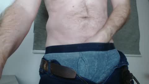 Snapshot of us5030 chatting on January 1, 11:40 pm US5030 online show from January 1, 11:40 pm