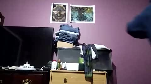 Snapshot of ushavingfun69 chatting on April 1, 8:15 am ushavingfun69 online show from April 1, 8:15 am