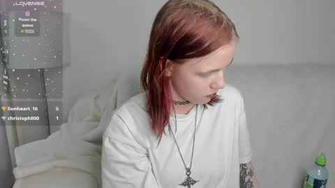 Snapshot of ustic_1 chatting on April 25, 1:52 pm Haven online show from April 25, 1:52 pm