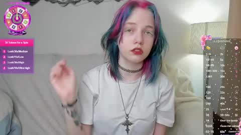 Snapshot of ustic_1 chatting on May 10, 1:49 pm Haven online show from May 10, 1:49 pm