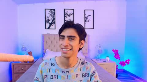 UYUKIE online show from October 4, 12:47 pm