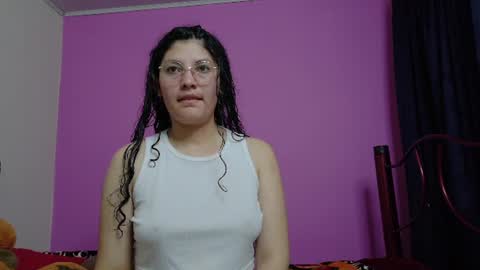 Snapshot of vainilla_cam chatting on June 24, 1:59 am Vainilla online show from June 24, 1:59 am