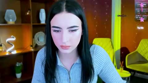 vaiolet_lovely online show from April 21, 6:55 pm