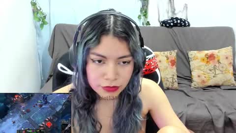 Vaiolet1314 online show from March 8, 2:37 am