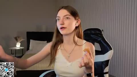 Nora online show from August 4, 11:02 am
