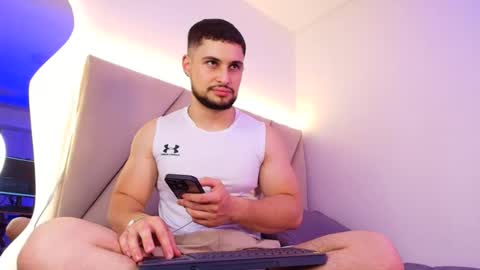 valenssio_moretti online show from July 2, 1:27 am