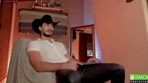 valentin_hoffman online show from April 7, 12:27 pm