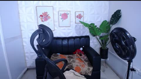 Valentina  online show from December 20, 3:46 am