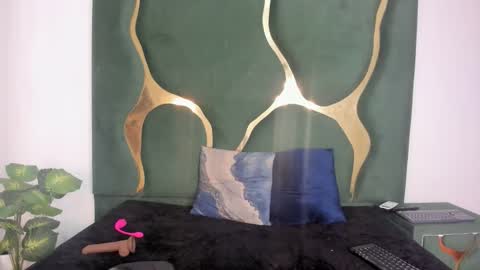 valentinaasm online show from April 23, 3:41 am