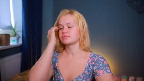 valeri______ online show from July 8, 7:02 am