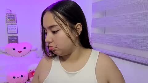 Snapshot of valeria_cherry chatting on April 22, 3:31 am valeria online show from April 22, 3:31 am