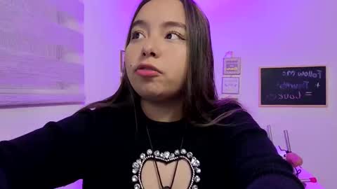 Snapshot of valeria_cherry chatting on May 13, 5:05 am valeria online show from May 13, 5:05 am