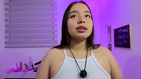 Snapshot of valeria_cherry chatting on May 23, 2:06 am valeria online show from May 23, 2:06 am
