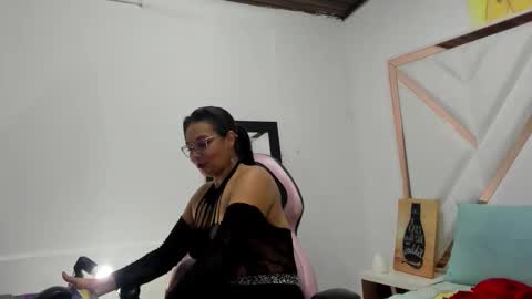 valeria_gil_ online show from February 2, 3:16 am