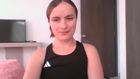 valeriafrannco online show from February 12, 8:15 pm