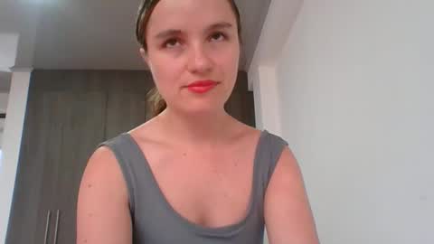 valeriafrannco online show from April 6, 10:33 pm