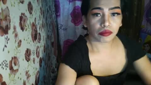 Snapshot of valerie_sensual chatting on July 14, 1:30 am valerie_sensual online show from July 14, 1:30 am
