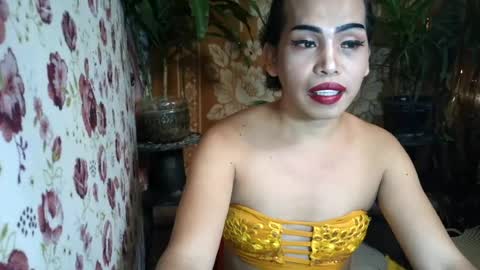 Snapshot of valerie_sensual chatting on August 2, 2:10 am valerie_sensual online show from August 2, 2:10 am