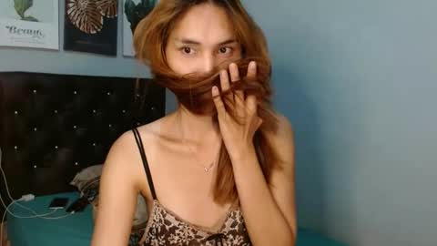 Snapshot of valeriedollxxx chatting on April 13, 12:43 pm Valerie online show from April 13, 12:43 pm