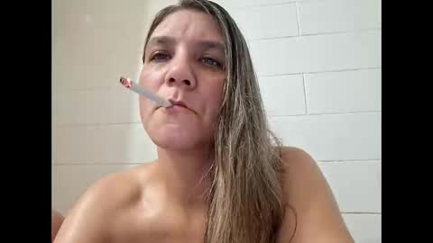 Snapshot of valerierayne13 chatting on June 7, 6:28 am ValerieRayne online show from June 7, 6:28 am