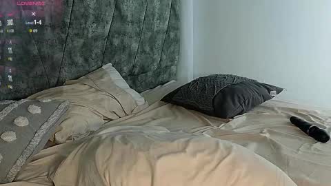 valerigallardo online show from October 29, 9:05 pm