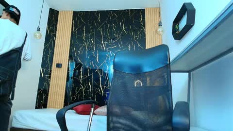 VALERIO  online show from April 2, 3:48 am