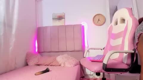 valeria online show from November 14, 7:45 pm