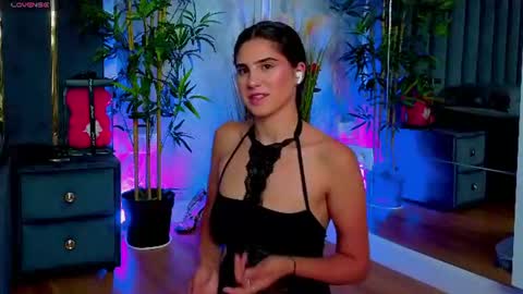 Snapshot of valery_evann chatting on July 18, 7:39 pm Valery online show from July 18, 7:39 pm