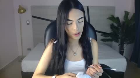 Snapshot of valery_restrepo chatting on July 30, 8:19 pm valery_restrepo online show from July 30, 8:19 pm