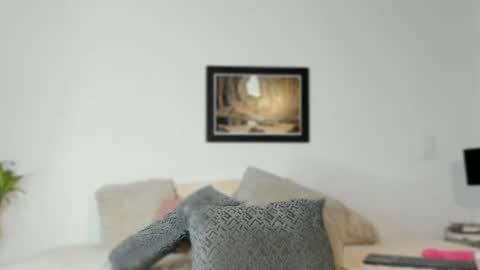 call me Maria online show from April 14, 3:45 am