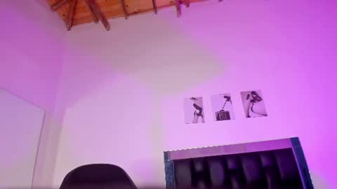 Snapshot of valeryts1 chatting on June 24, 6:29 pm ValeryTs1 online show from June 24, 6:29 pm