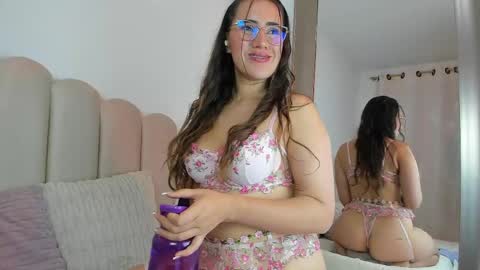 valey_x online show from April 4, 4:22 am