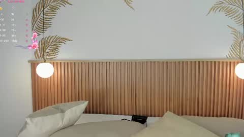 valleriie_ online show from July 10, 1:14 pm