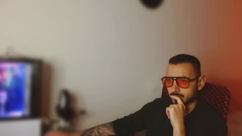 vanderheyl online show from October 22, 5:30 am