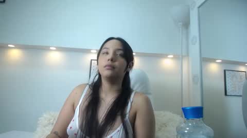 Snapshot of vanesa_velle chatting on September 19, 6:15 am vanesa_velle online show from September 19, 6:15 am
