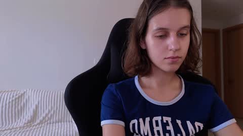 vanessa online show from December 4, 6:11 am