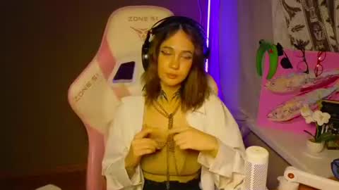 Aria online show from July 10, 5:48 pm