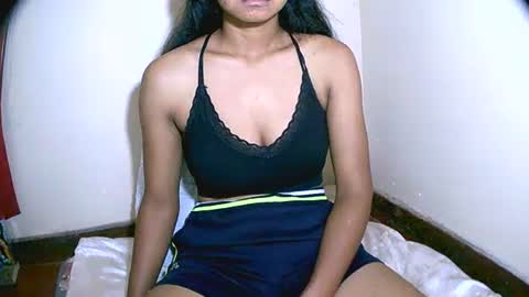 vanih27 online show from March 23, 7:01 am