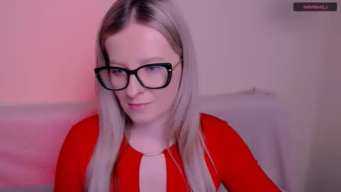 Mia online show from January 12, 10:42 am