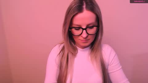 Mia online show from February 18, 5:20 pm