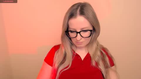 Mia online show from March 19, 8:02 pm