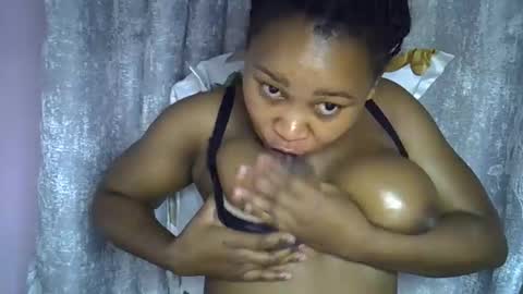 vanillavenus online show from April 2, 11:02 pm