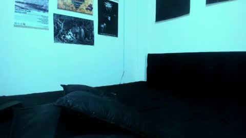 vanvelckan_ online show from April 14, 3:01 am