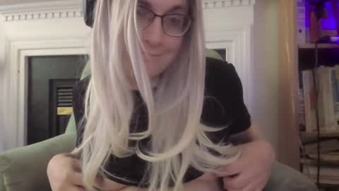 Varina online show from April 8, 3:56 pm