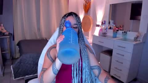 Vayolett Bass online show from January 15, 8:45 pm