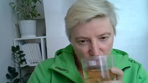 vea_motty online show from April 18, 1:59 pm