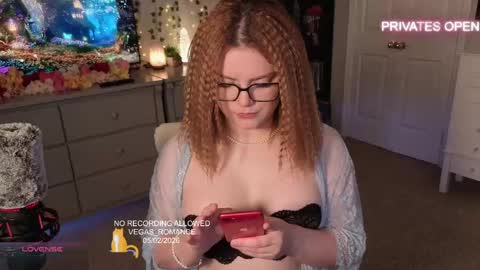 Snapshot of vegas_romance chatting on May 3, 1:33 am vegas_romance online show from May 3, 1:33 am